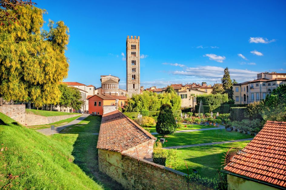 Basilica di San Frediano和卢卡Pfanner花园图片通过AdobeStock许可